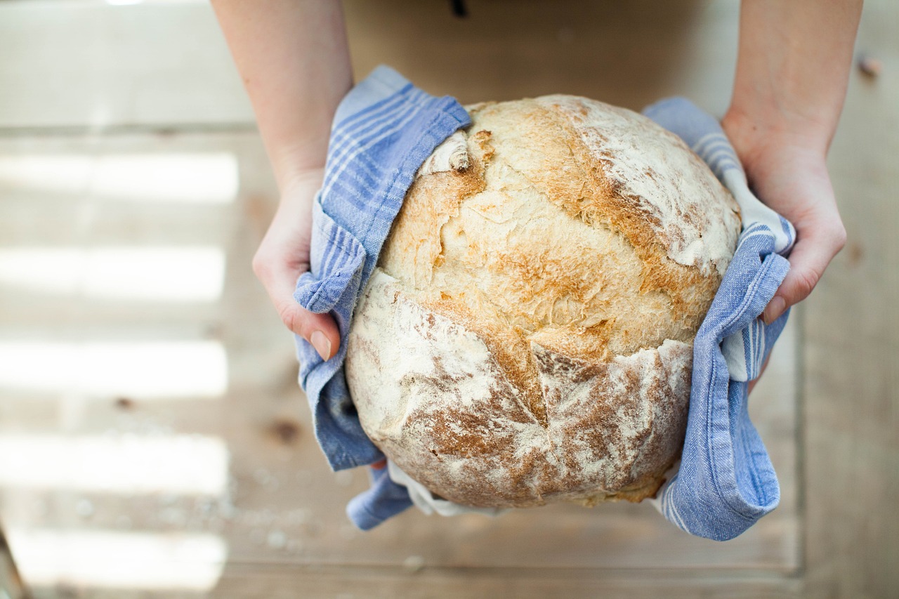 bread, baking, fresh-821503.jpg